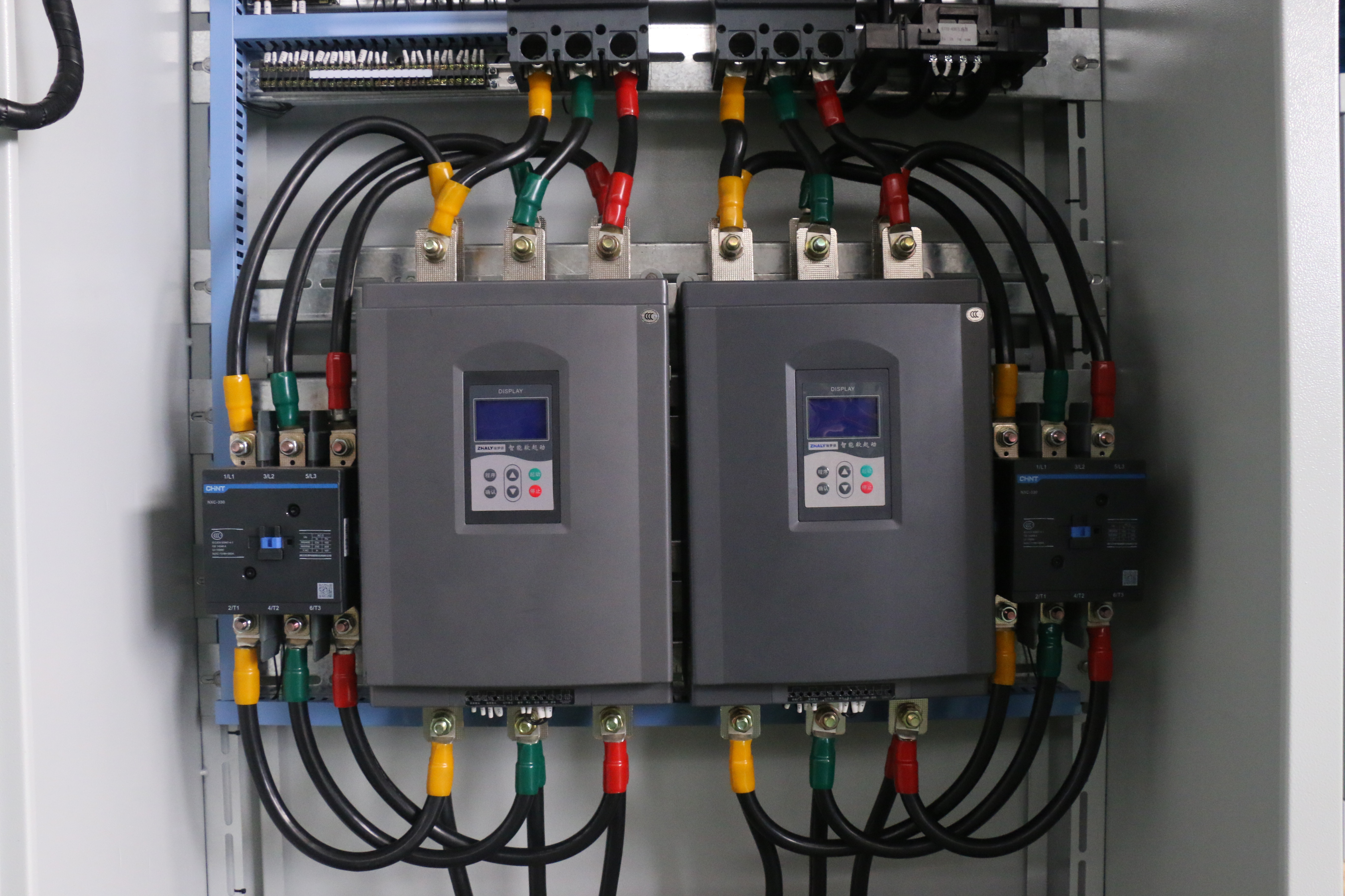 消防泵控制柜的主泵和备泵之间是怎么切换的？(图1)